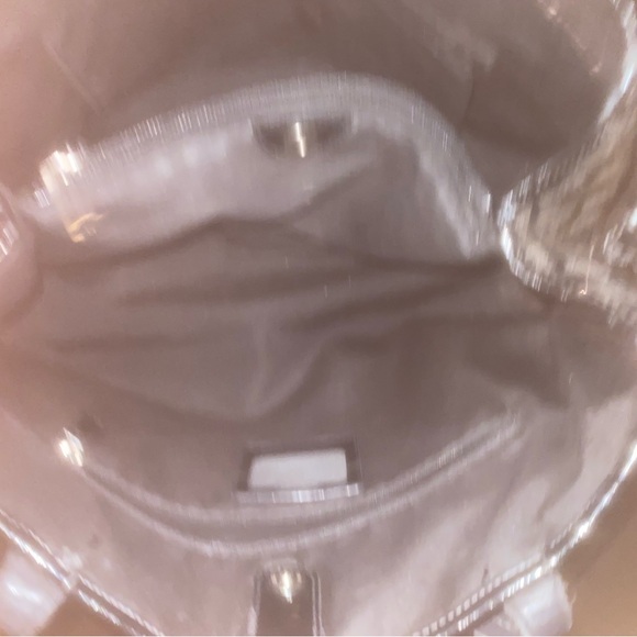 Coach flawed - Picture 12 of 13